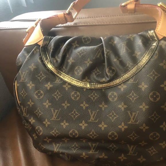 💯% Authentic Louis Vuitton Kalahari GM - Picture 2 of 8